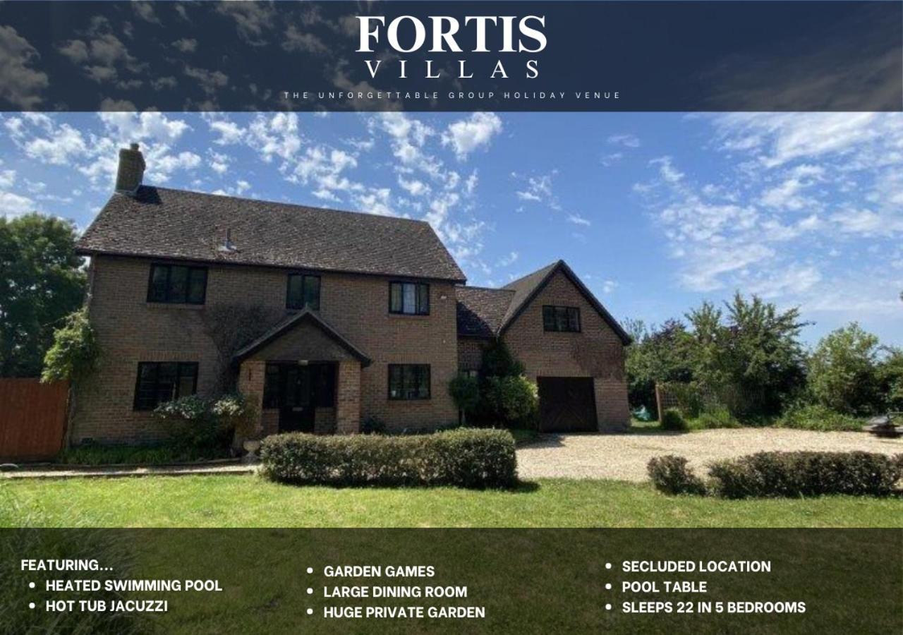 Villa The Fortis House, Bournemouth, With Swimming Pool And Hot Tub Jacuzzi *